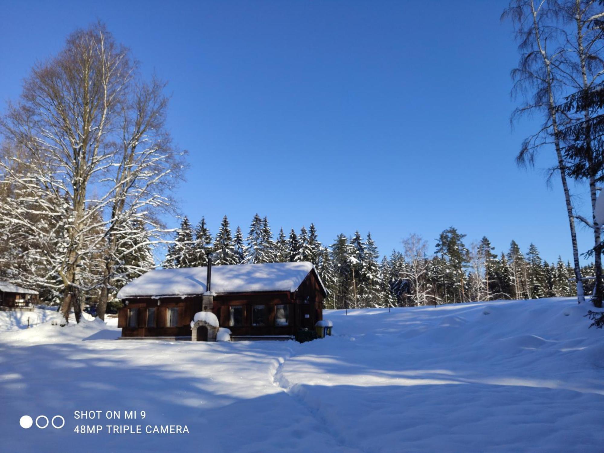 Lesni Chaty "Hogo Fogo" Kytlice Bagian luar foto