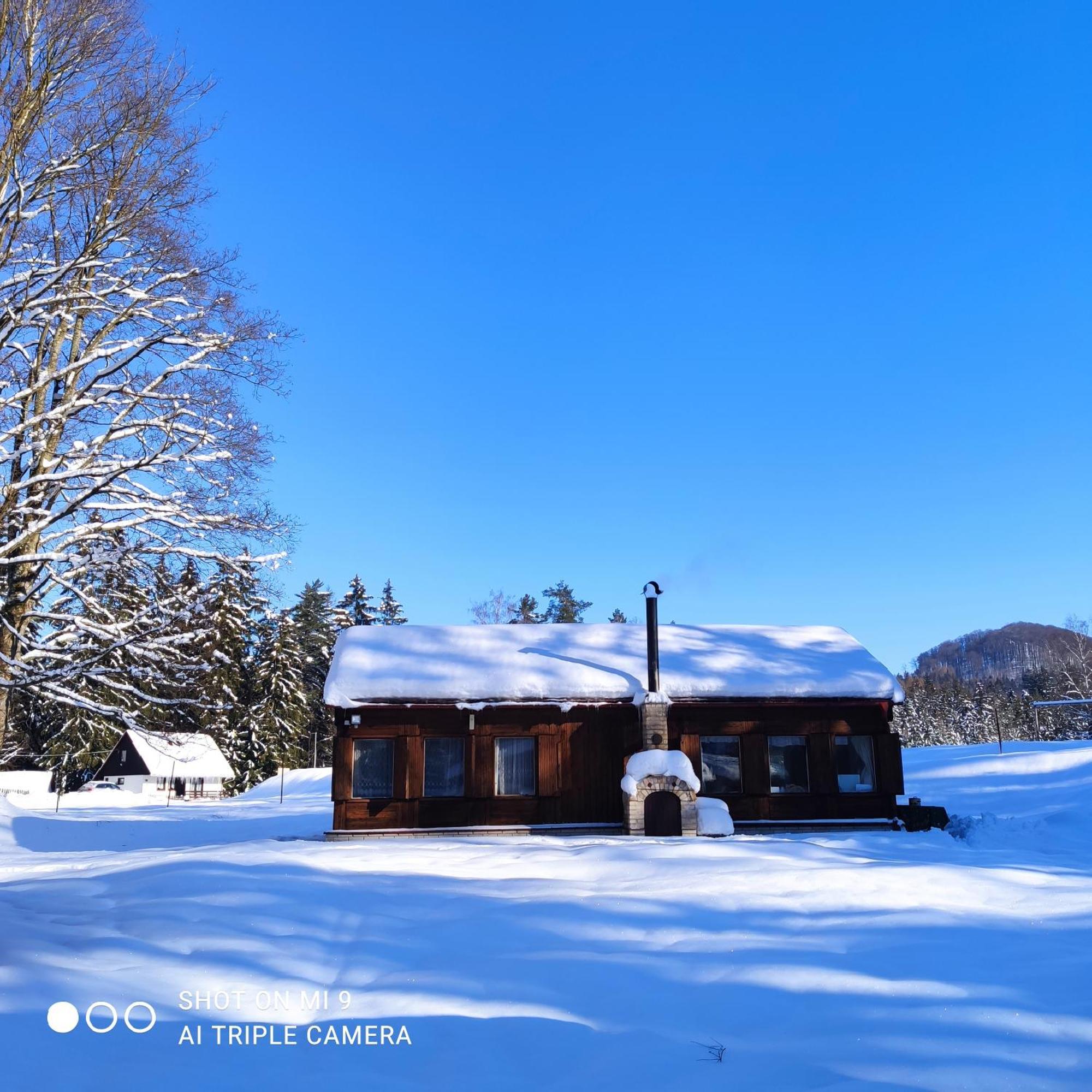Lesni Chaty "Hogo Fogo" Kytlice Bagian luar foto